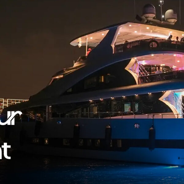 Luxury yacht tour Dubai
